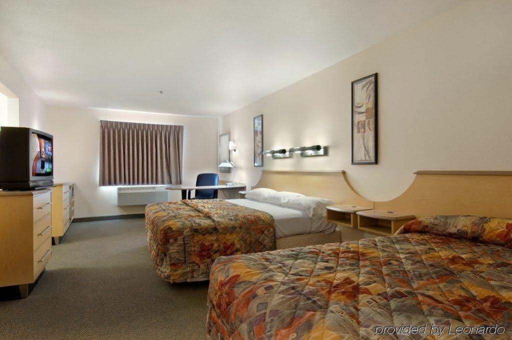Отель Super 8 By Wyndham New Braunfels I-35 Экстерьер фото